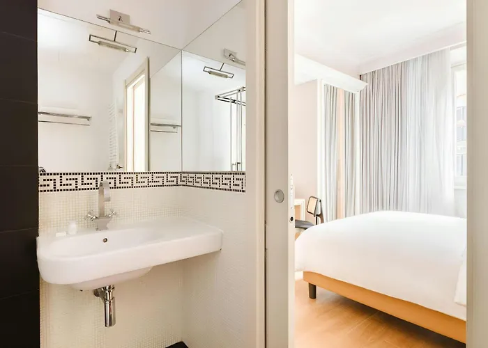 The Couper Piazza Di Spagna Otel